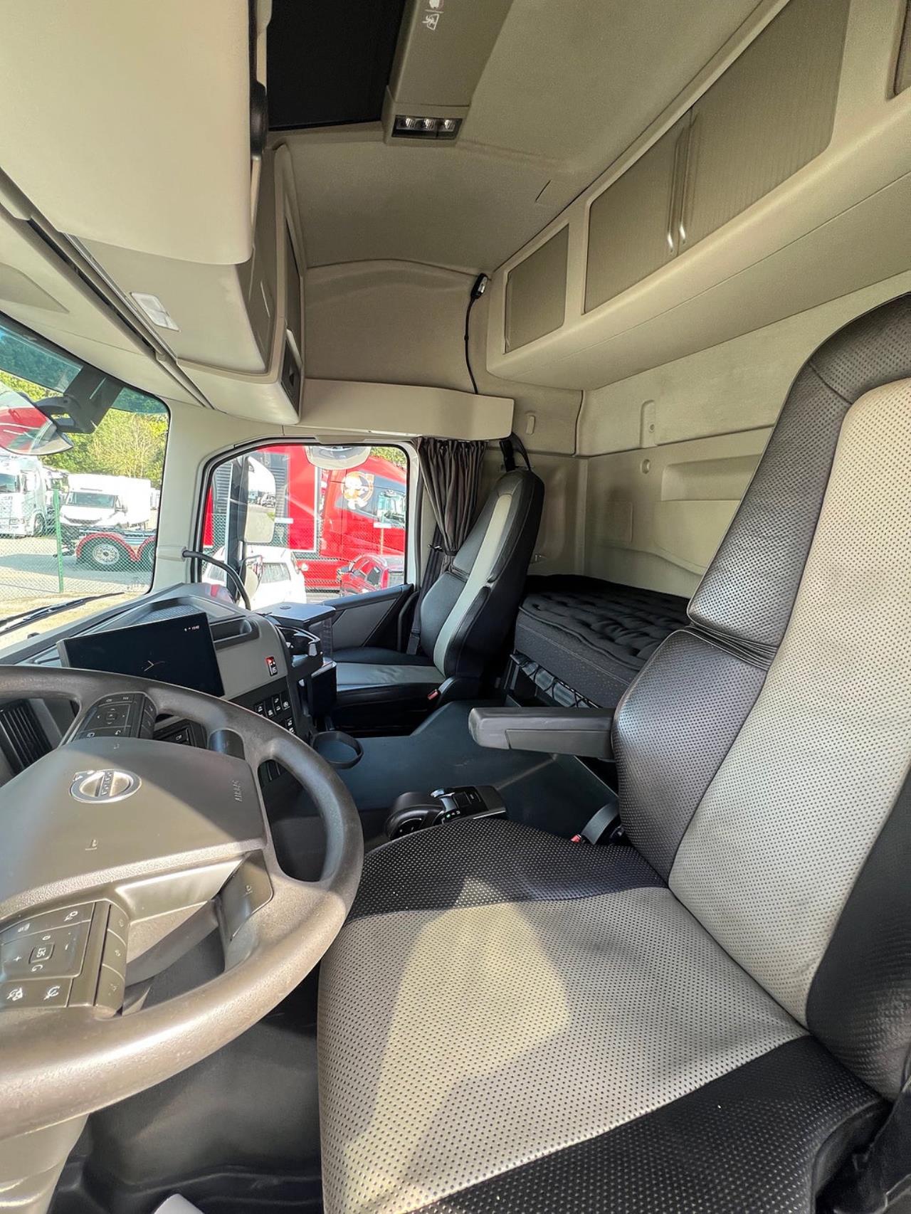 Volvo FM13 500 8x4*4 Tridem Lastv&auml;xlare I-See, Euro 6 2024 - Krok/Lastv&auml;xlare