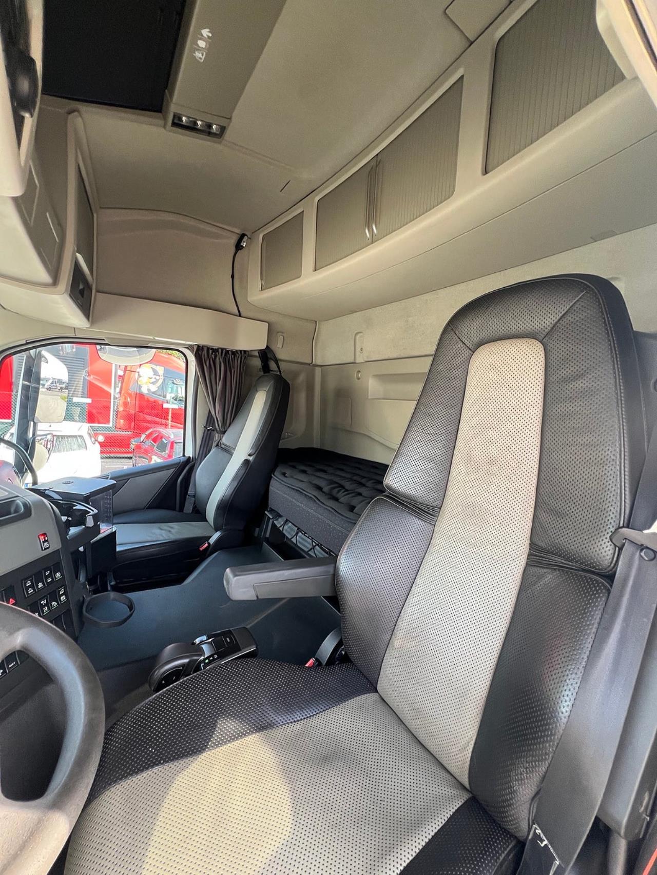 Volvo FM13 500 8x4*4 Tridem Lastv&auml;xlare I-See, Euro 6 2024 - Krok/Lastv&auml;xlare