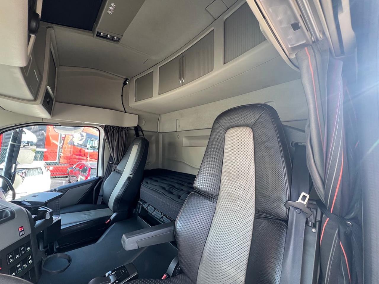 Volvo FM13 500 8x4*4 Tridem Lastv&auml;xlare I-See, Euro 6 2024 - Krok/Lastv&auml;xlare