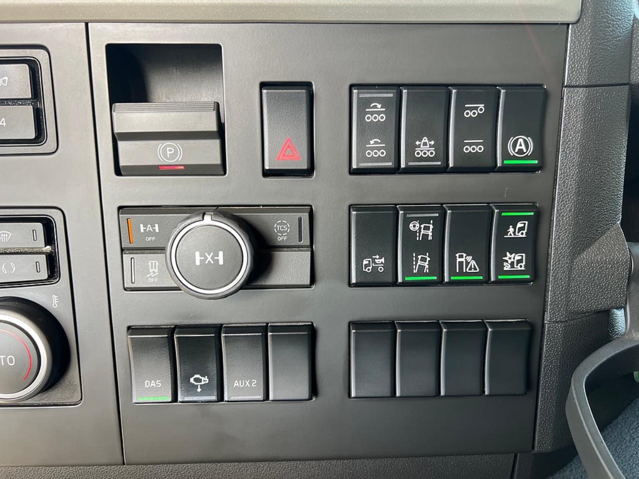 Volvo FM13 500 8x4*4 Tridem Lastv&auml;xlare I-See, Euro 6 2024 - Krok/Lastv&auml;xlare