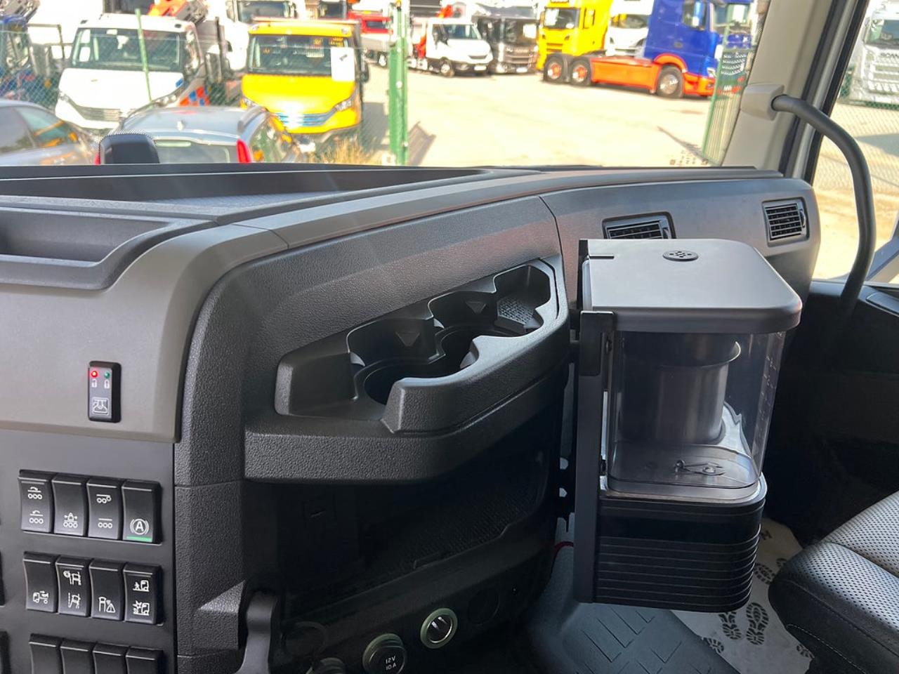 Volvo FM13 500 8x4*4 Tridem Lastv&auml;xlare I-See, Euro 6 2024 - Krok/Lastv&auml;xlare