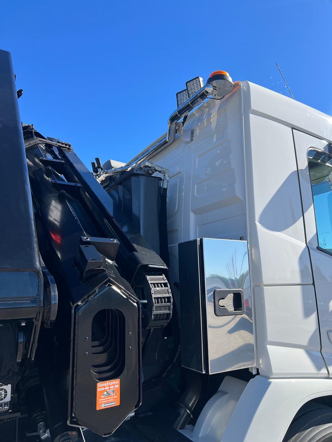 Volvo FM 13 500 8x4*4 Tridem Kranv&auml;xlare Hiab 302 2023 - Kran