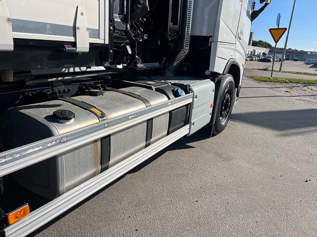 Volvo FH13 500 6x2*4 Lastv&auml;xlare, Inkl Kranflak Hiab 232 2023 - Kran