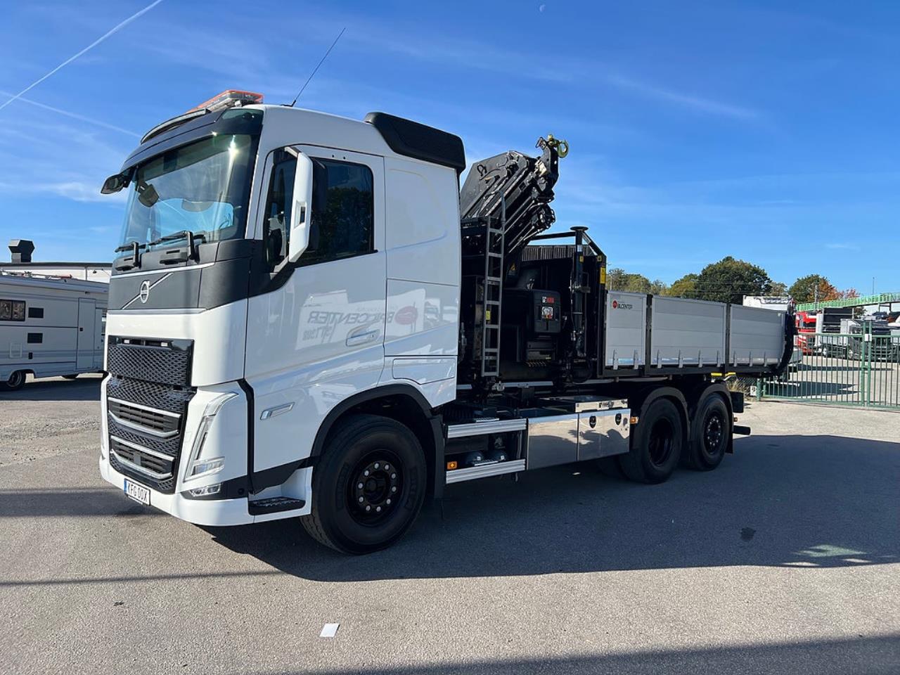 Volvo FH13 500 6x2*4 Lastv&auml;xlare, Inkl Kranflak Hiab 232 2023 - Kran