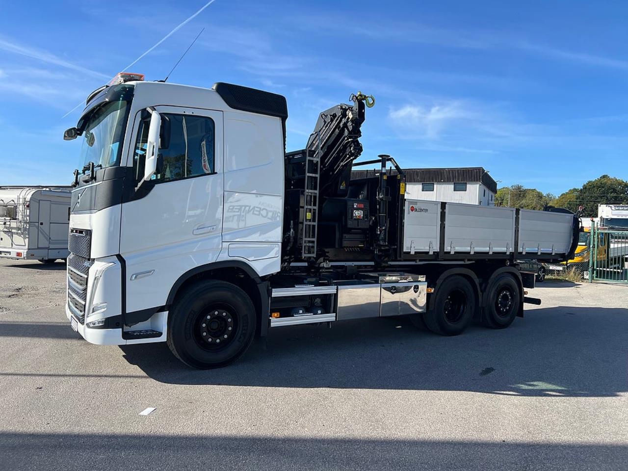 Volvo FH13 500 6x2*4 Lastv&auml;xlare, Inkl Kranflak Hiab 232 2023 - Kran