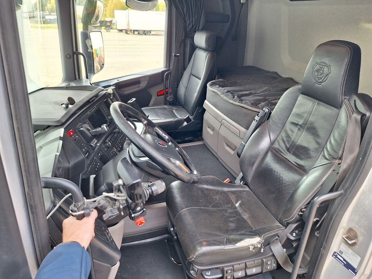 Scania R590XT 8x4 Lastv&auml;xlare 2022 - Krok/Lastv&auml;xlare