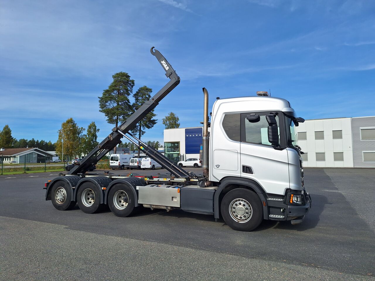 Scania R590XT 8x4 Lastv&auml;xlare 2022 - Krok/Lastv&auml;xlare