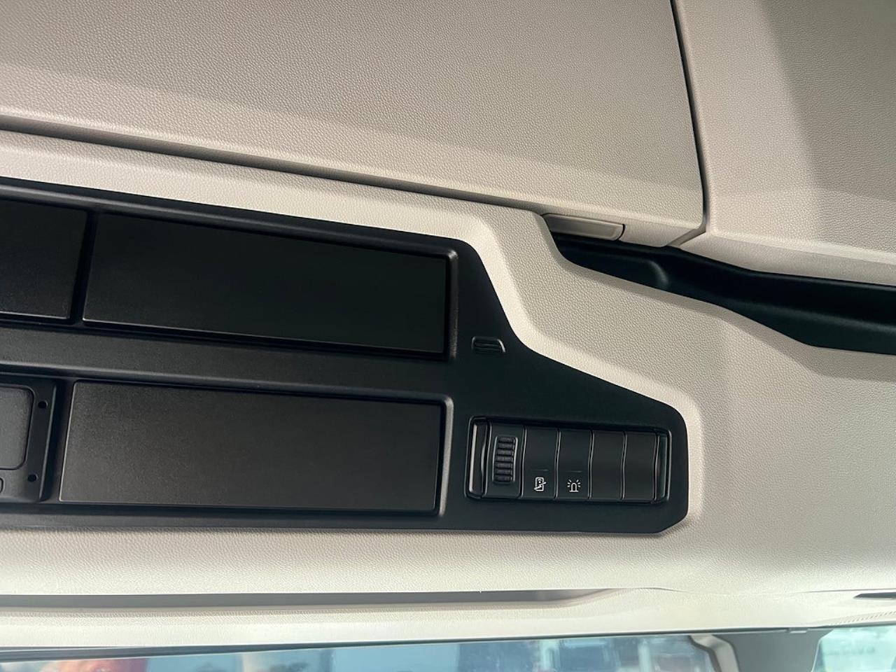 Iveco &Ouml;vriga 2022 - Dragbil