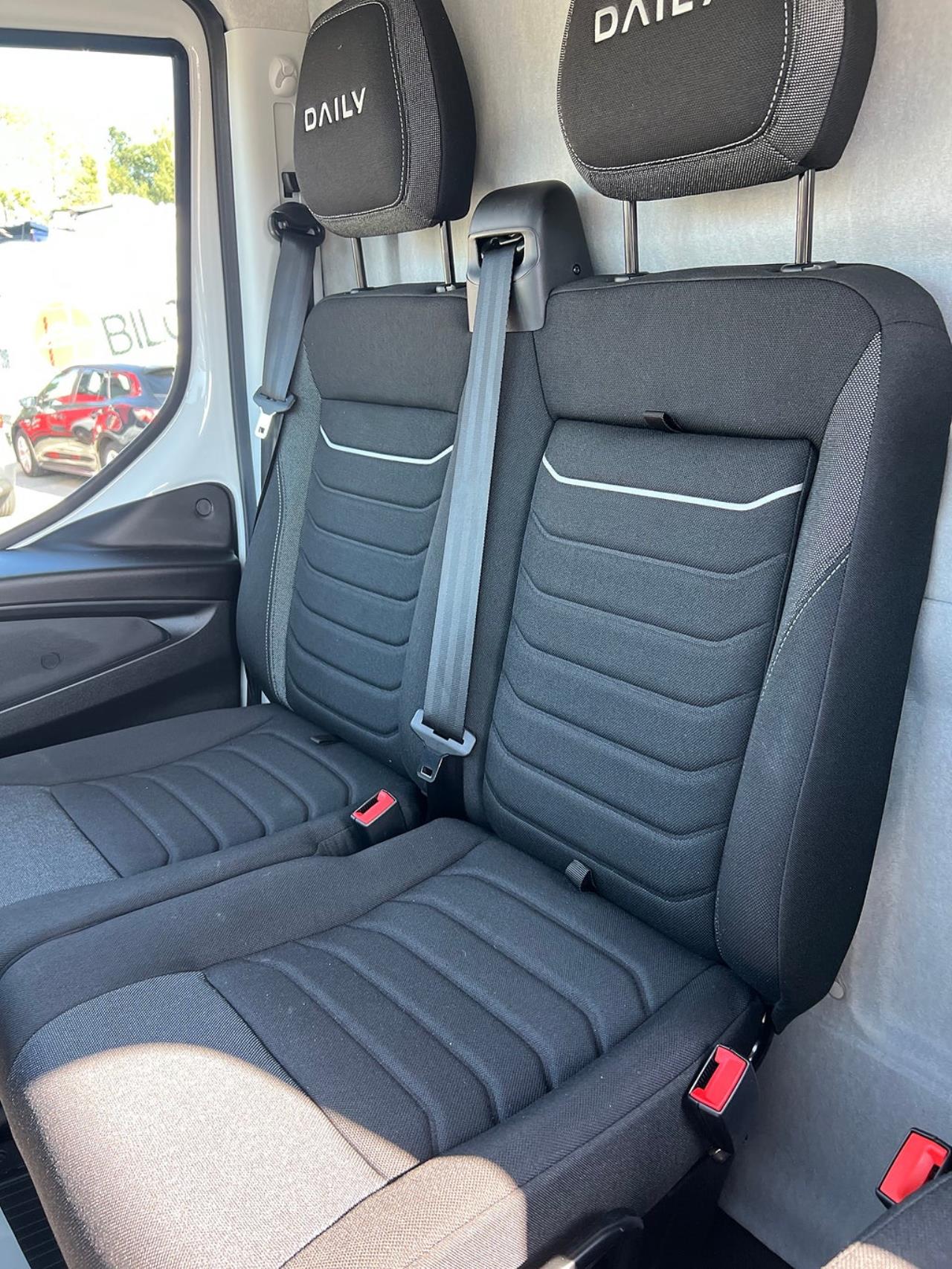 Iveco Daily 35S16 Hi-Matic Skåp & Lift 2026 - Övrigt