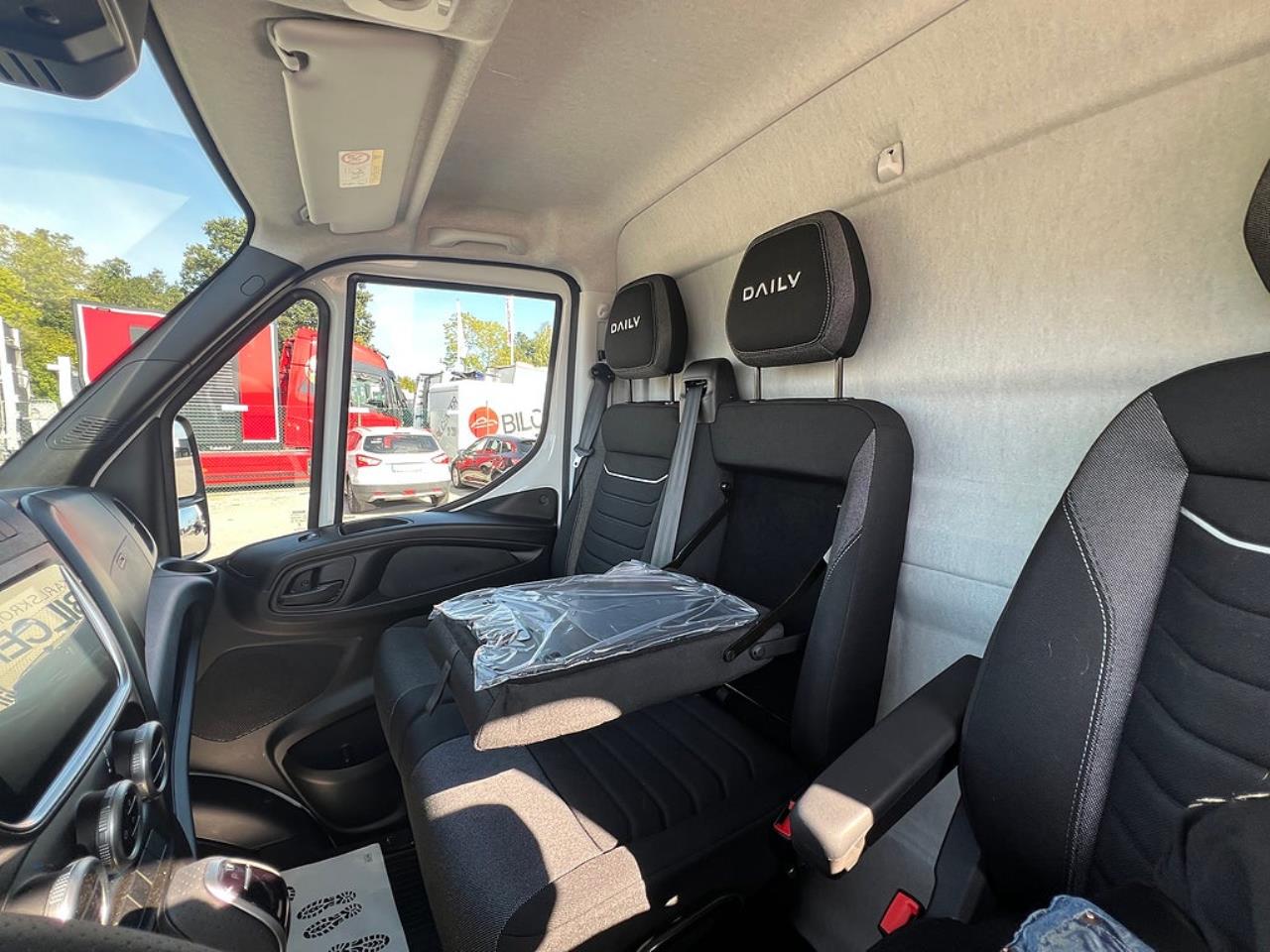 Iveco Daily 35S16 Hi-Matic Skåp & Lift 2026 - Övrigt